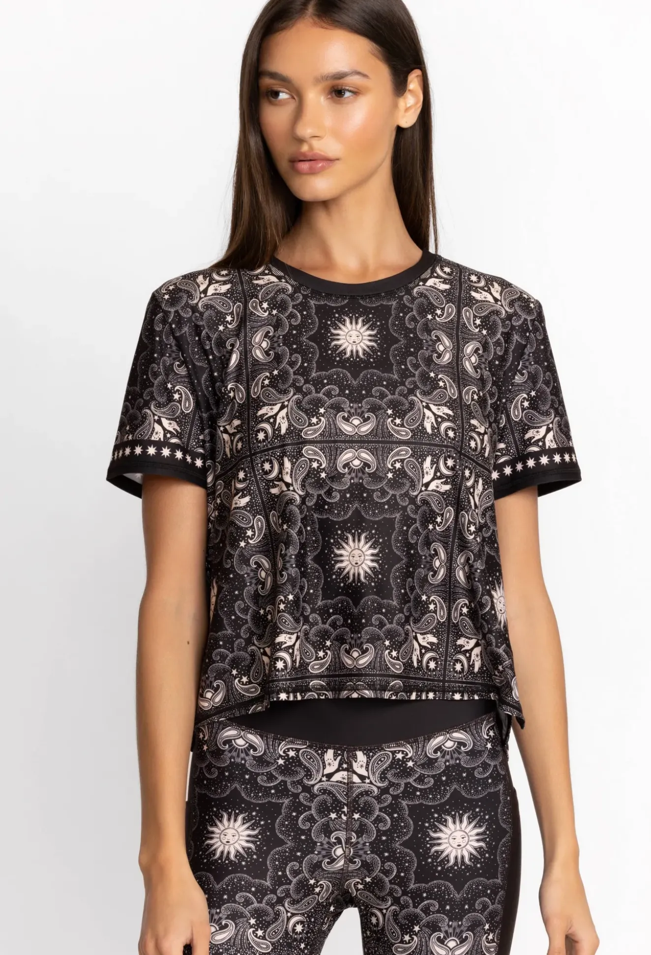 Bee Active Short Sleeve Step Hem Tee
