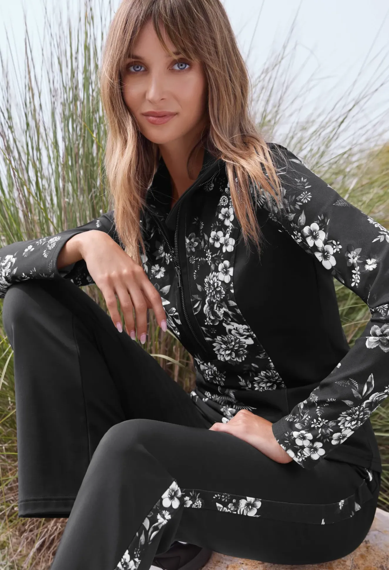 Dreamer Blocked Athletic Mock Neck Pullover