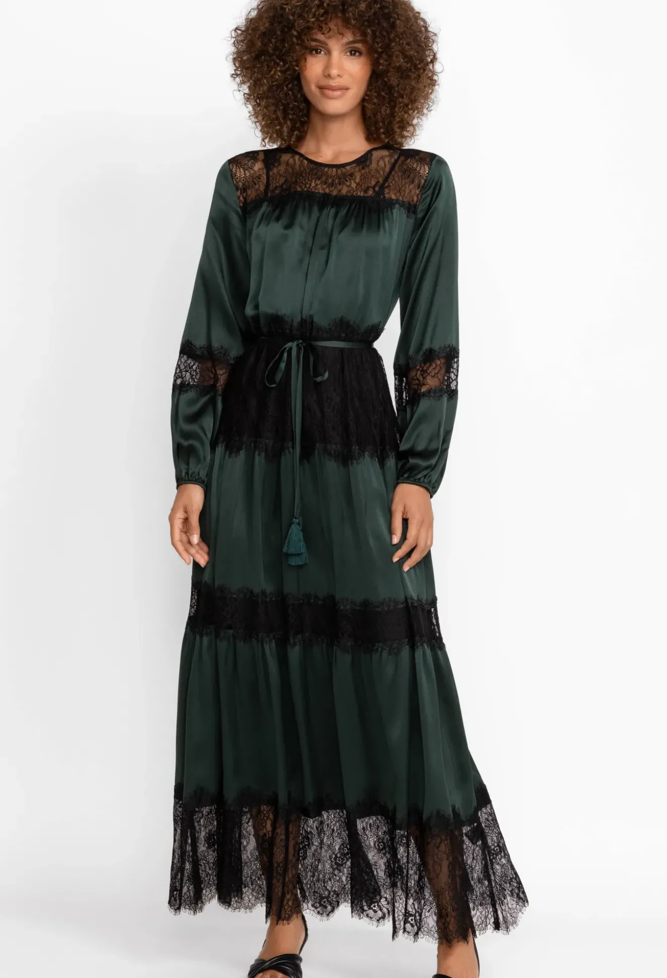 Ellie Lace Tiered Lace Maxi Dress