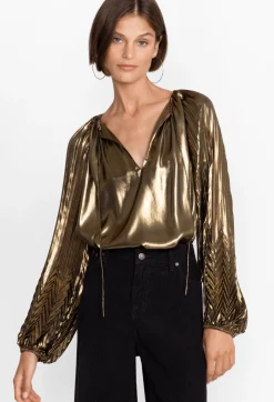 En Gem Pleated Blouse