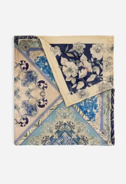 Laurel Canyon Cozy Blanket