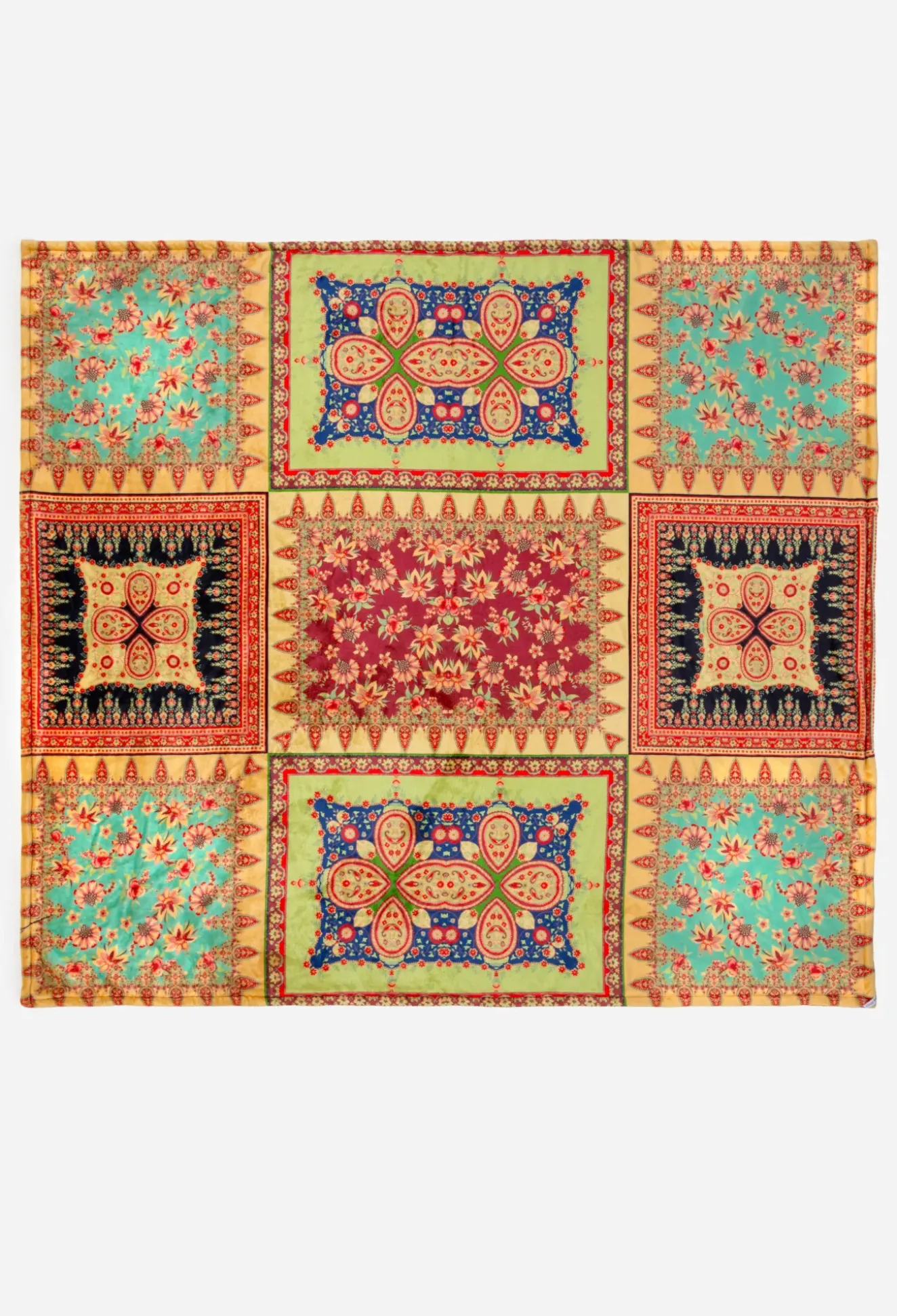 Laurel Canyon Cozy Blanket