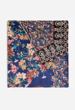 Laurel Canyon Cozy Blanket