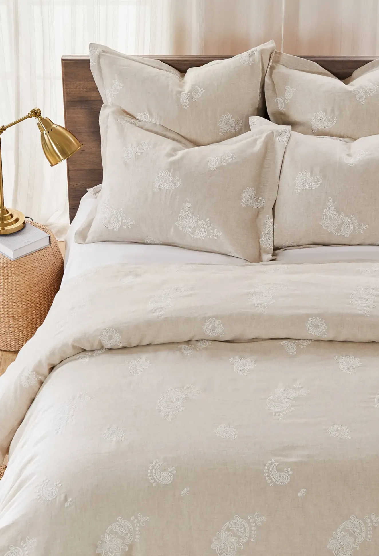 Skyler Eyelet Linen King Shams