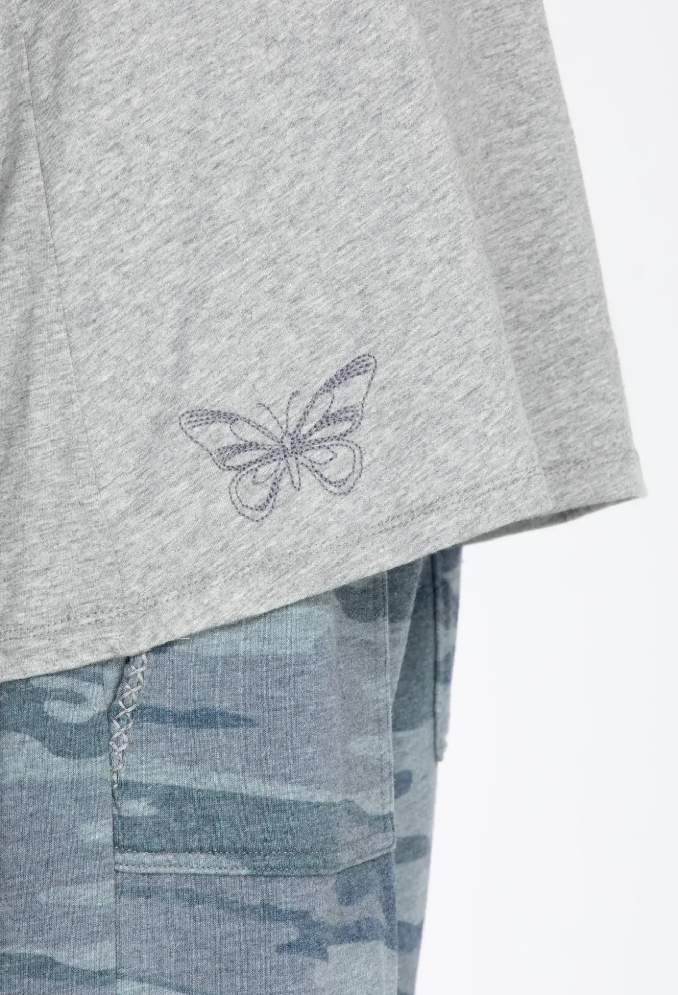 S/S V-Neck Layering Tee