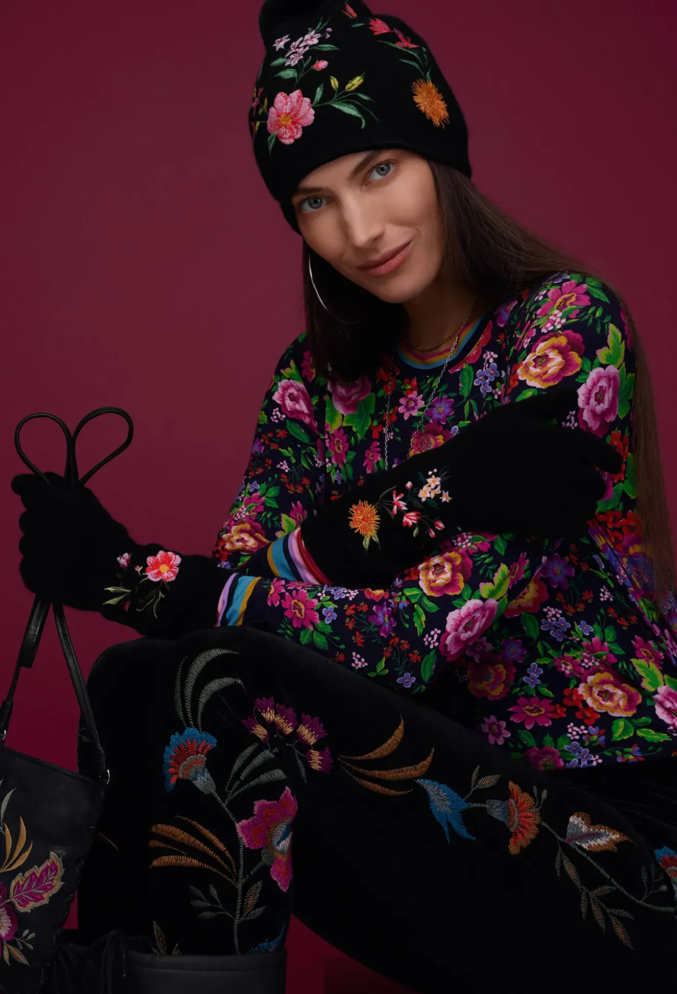 Vista Embroidered Gloves